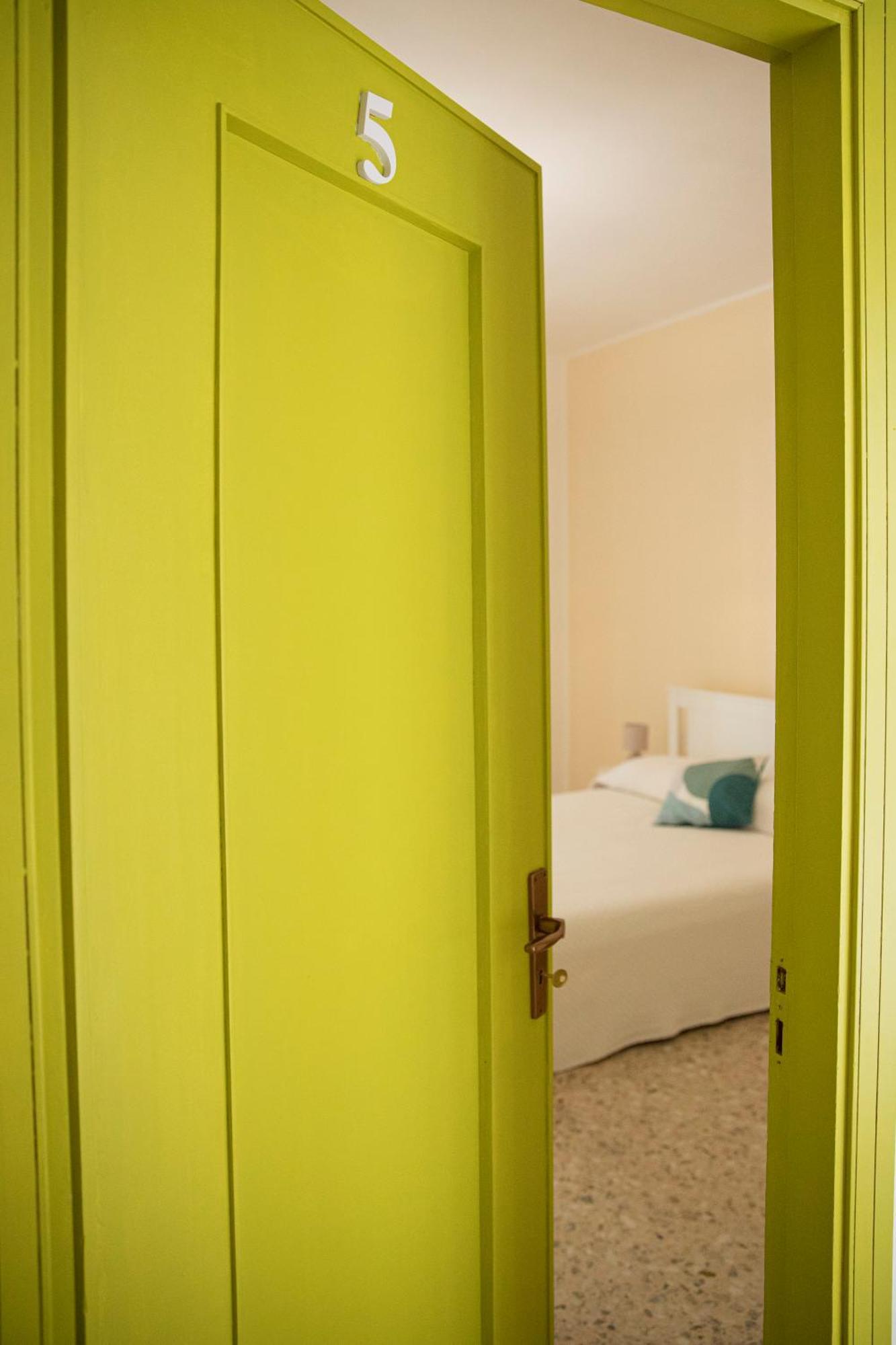 Green Rooms Бари Экстерьер фото